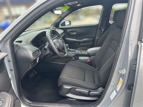 Used 2025 Honda HR-V Sport image 11