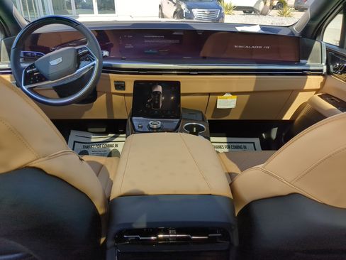 New 2026 Cadillac Escalade IQ Luxury 2 AWD/4WD image 12