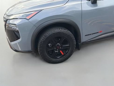 Used 2025 Nissan Rogue SV AWD/4WD image 30