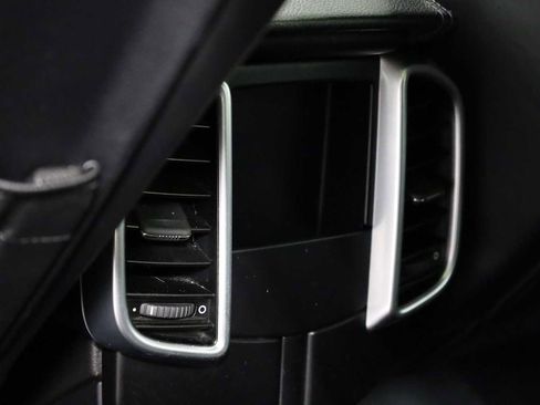 Used 2017 Porsche Cayenne S Platinum image 35