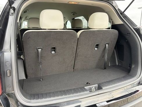 Used 2025 Kia Sorento S image 17