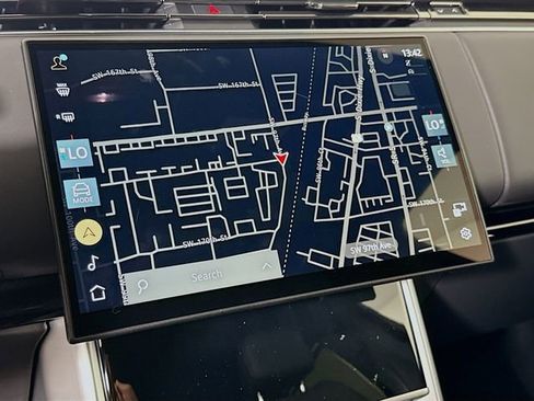 New 2026 Land Rover Range Rover Long Wheelbase SE image 16