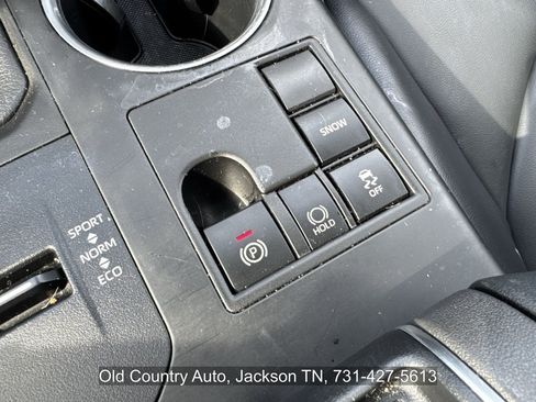 Used 2023 Toyota Highlander XLE FWD image 31
