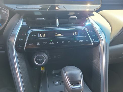 Used 2023 Toyota Venza Nightshade AWD/4WD image 28
