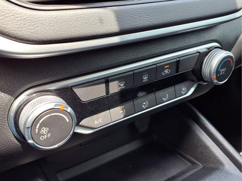 Used 2025 Nissan Altima 2.5 S FWD image 18