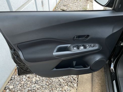 New 2025 Nissan Kicks Play S image 11