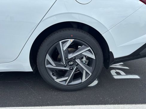 Certified 2025 Hyundai Elantra Sport FWD image 22
