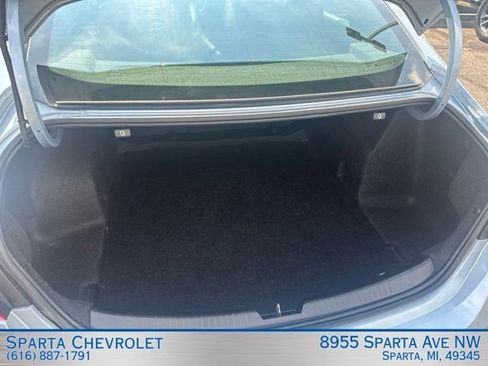 Used 2017 Chevrolet Malibu LT FWD image 27