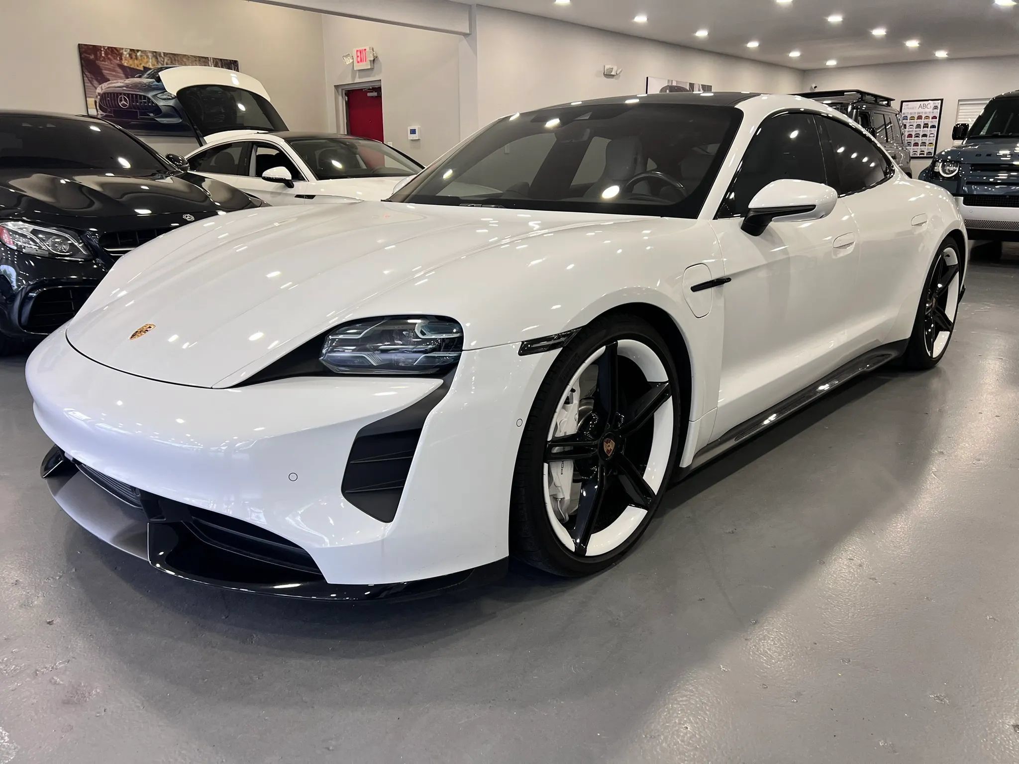 Used 2020 Porsche Taycan Turbo AWD/4WD image 3