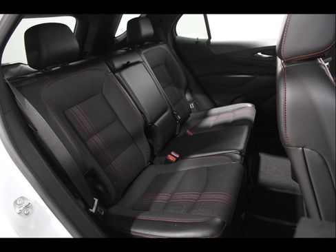 Certified 2024 Chevrolet Equinox RS FWD image 17