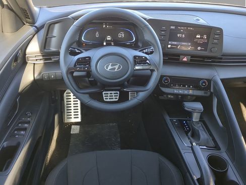 New 2025 Hyundai Elantra Sport image 5