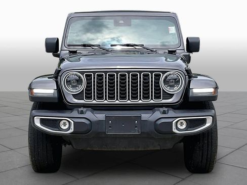 Used 2025 Jeep Wrangler Unlimited Sahara w/ Safety Group AWD/4WD image 4