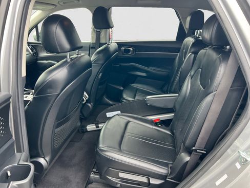 Certified 2022 Kia Sorento S image 11