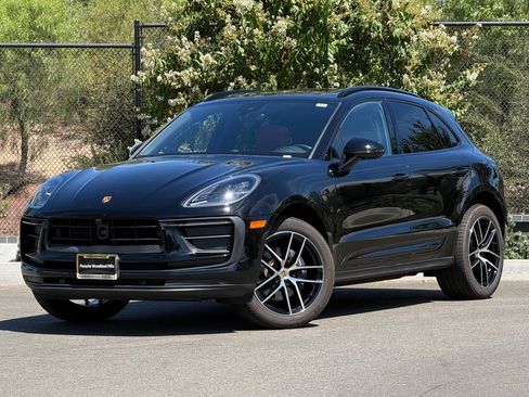 Used 2026 Porsche Macan AWD/4WD image 1