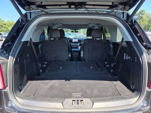 Used 2024 Ford Explorer XLT w/ Equipment Group 202A AWD/4WD image 24