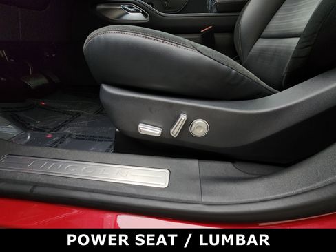 Used 2024 Lincoln Nautilus Reserve w/ Equipment Group 202A image 22