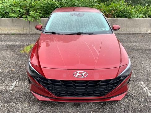 Used 2023 Hyundai Elantra SEL w/ Cargo Package FWD image 3