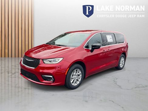 New 2026 Chrysler Pacifica Select FWD image 4