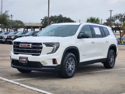 Used 2025 GMC Acadia Elevation image 3