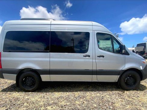 Used 2025 Mercedes-Benz Sprinter 2500 image 8