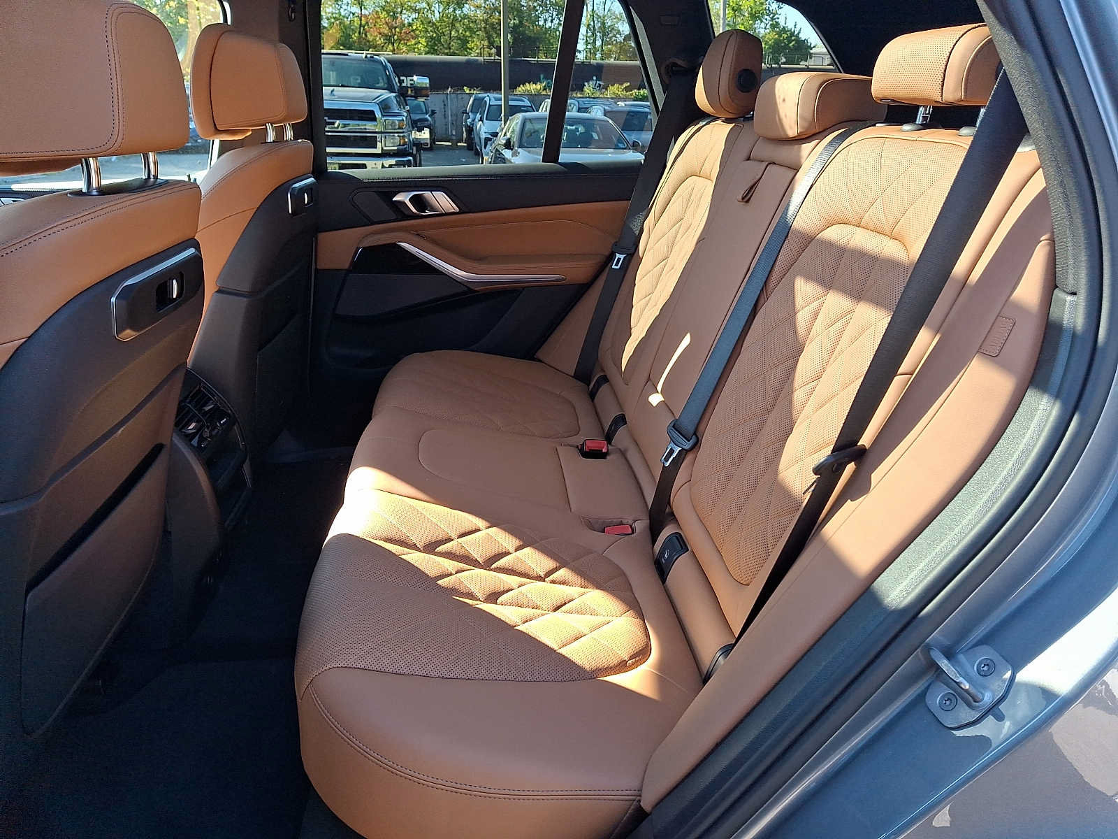 Used 2024 BMW X5 xDrive40i w/ Premium Package AWD/4WD image 8