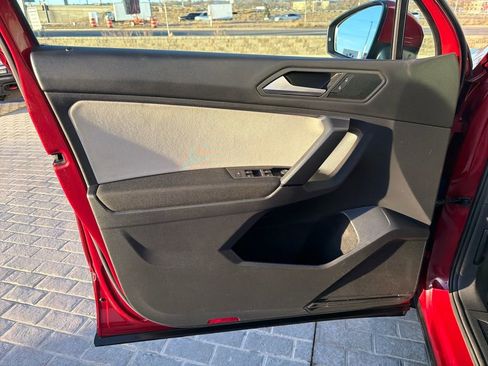Used 2019 Volkswagen Tiguan S image 12