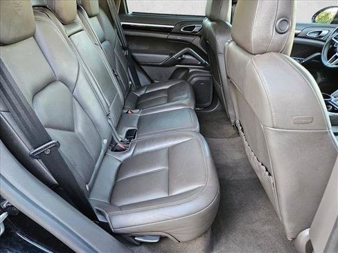 Used 2017 Porsche Cayenne S Platinum image 21