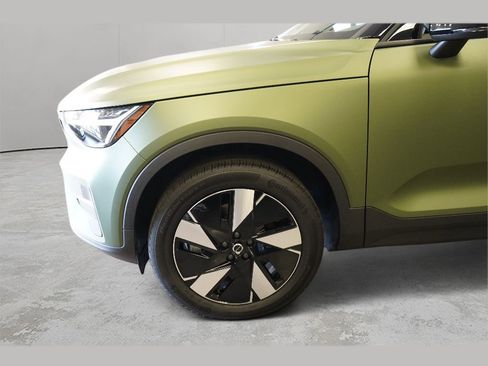 New 2025 Volvo EX40 Core w/ Climate Package image 23