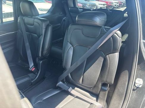 Used 2024 Jeep Grand Cherokee L Limited w/ Black Appearance Package AWD/4WD image 18