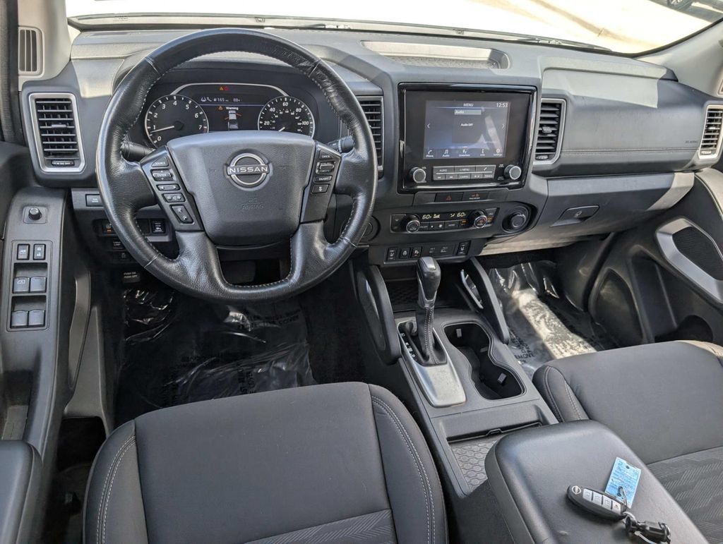 Used 2023 Nissan Frontier SV w/ SV Convenience Package RWD image 16