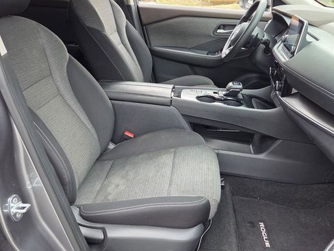 Used 2022 Nissan Rogue SV image 15