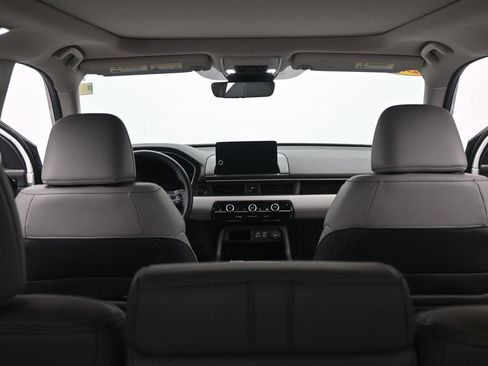 Used 2025 Honda Pilot Touring image 22
