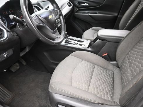 Used 2018 Chevrolet Equinox LT FWD image 16