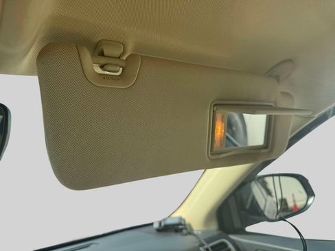 Used 2019 Toyota Highlander XLE AWD/4WD image 39
