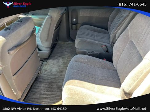 Used 2000 Toyota Sienna LE FWD image 10