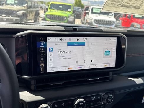 New 2025 Jeep Wrangler Unlimited Rubicon w/ Steel Bumper Group image 25