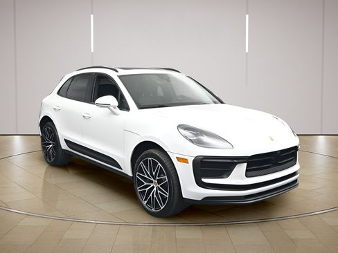 Used 2026 Porsche Macan AWD/4WD image 28