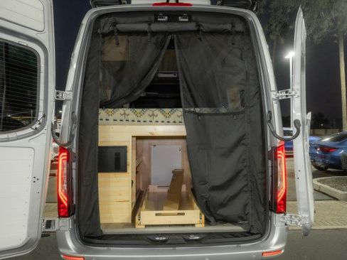 Used 2024 Mercedes-Benz Sprinter 2500 image 10