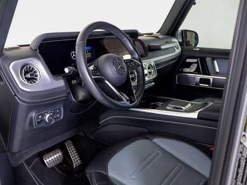 Used 2025 Mercedes-Benz G 550 image 4