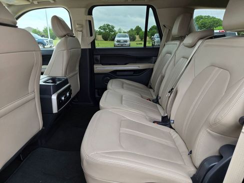 Used 2024 Ford Expedition Limited AWD/4WD image 15