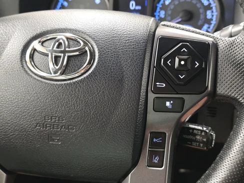 Used 2018 Toyota Tacoma TRD Sport w/ Technology Package AWD/4WD image 31
