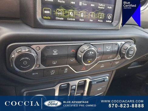 Used 2023 Jeep Gladiator Overland AWD/4WD image 16