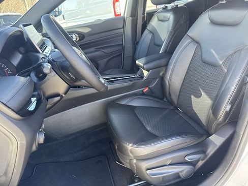 New 2026 Jeep Compass Latitude AWD/4WD image 22