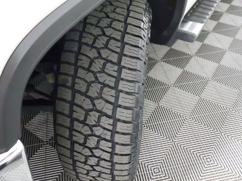 Used 2018 GMC Sierra 1500 SLT w/ Enhanced Driver Alert Package image 39