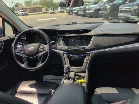 Used 2018 Cadillac XT5 Luxury w/ Driver Awareness Package AWD/4WD image 45