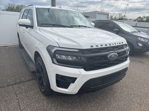 Used 2023 Ford Expedition Limited AWD/4WD image 5
