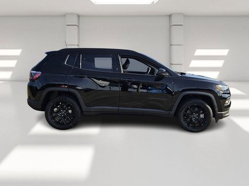 New 2026 Jeep Compass Latitude image 6