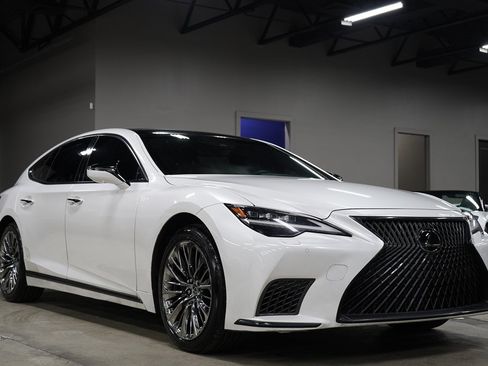 Used 2022 Lexus LS 500 w/ Interior Upgrade Package RWD image 7