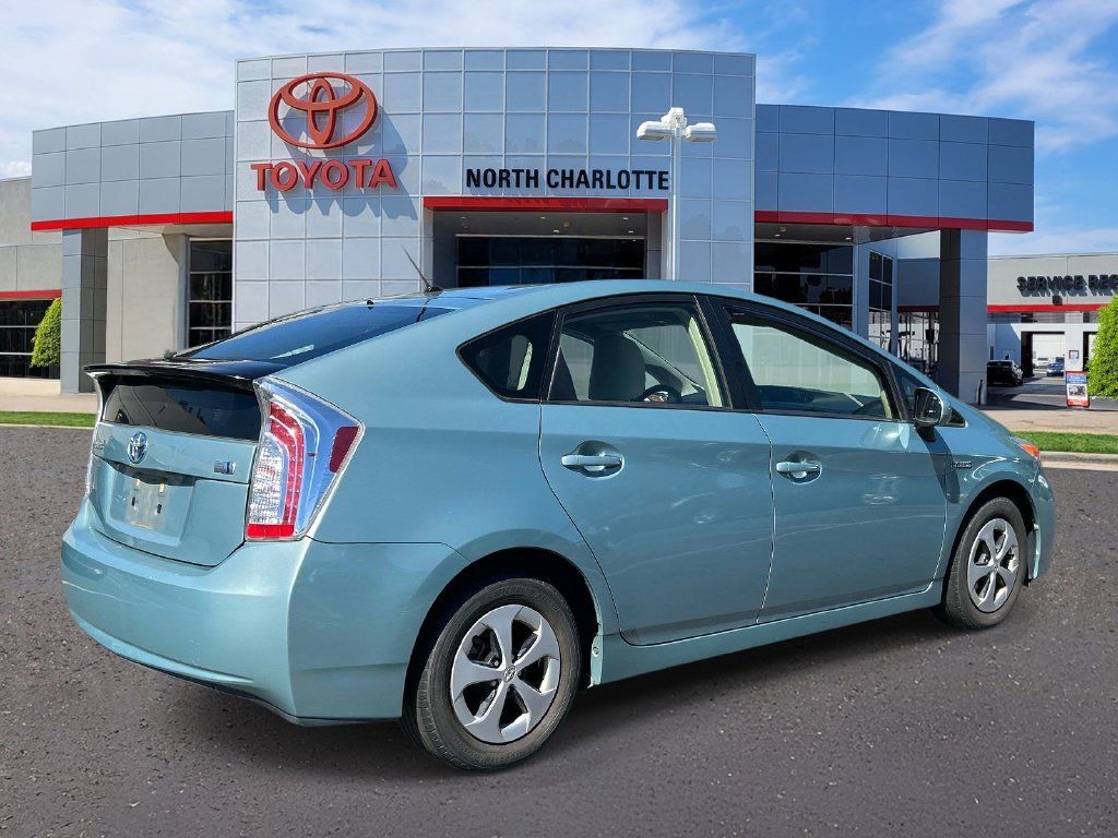 Used 2015 Toyota Prius Two FWD image 6