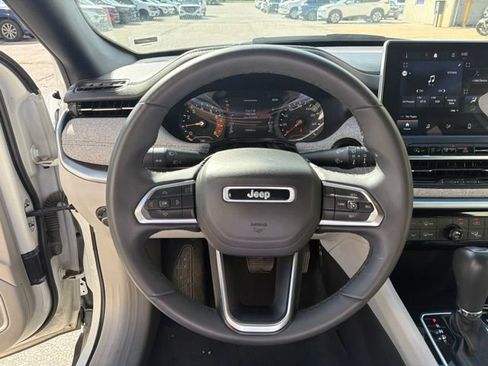Used 2024 Jeep Compass Latitude AWD/4WD image 22